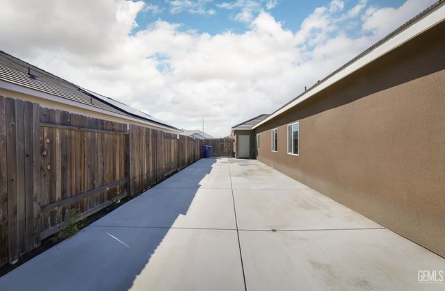 16002 Canterbury Court, Bakersfield, CA 93314