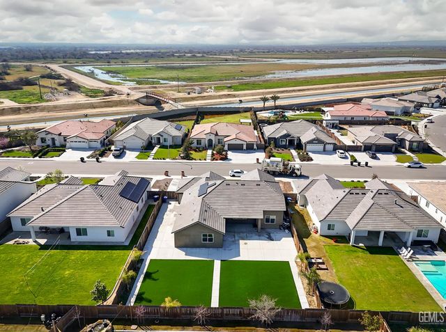 16002 Canterbury Court, Bakersfield, CA 93314