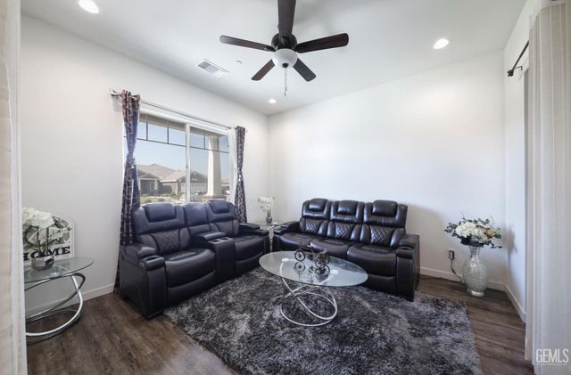 16002 Canterbury Court, Bakersfield, CA 93314