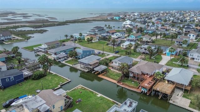 16623 Nassau Way, Jamaica Beach, TX 77554