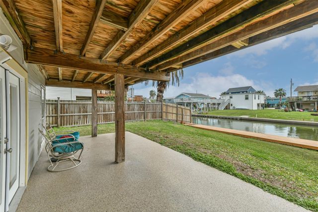 16623 Nassau Way, Jamaica Beach, TX 77554