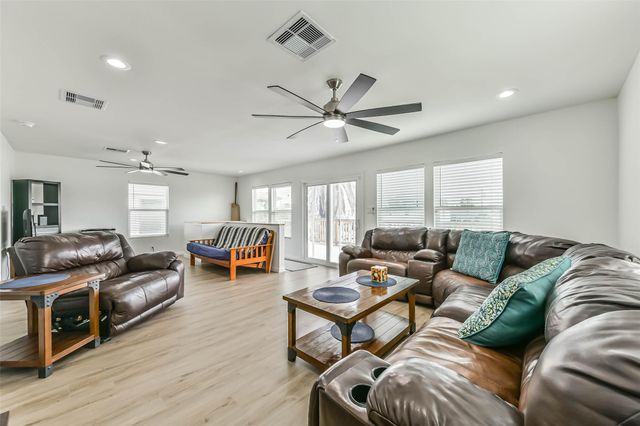 16623 Nassau Way, Jamaica Beach, TX 77554