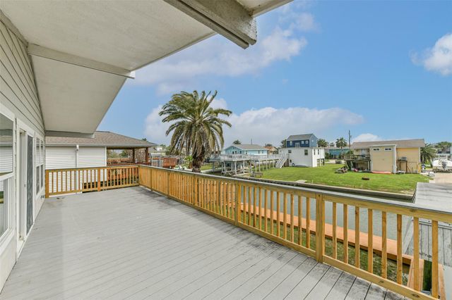 16623 Nassau Way, Jamaica Beach, TX 77554