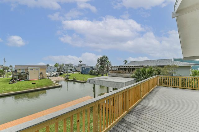 16623 Nassau Way, Jamaica Beach, TX 77554