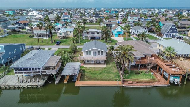 16623 Nassau Way, Jamaica Beach, TX 77554