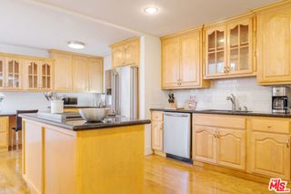 110 N Barrington Avenue, Los Angeles, CA 90049