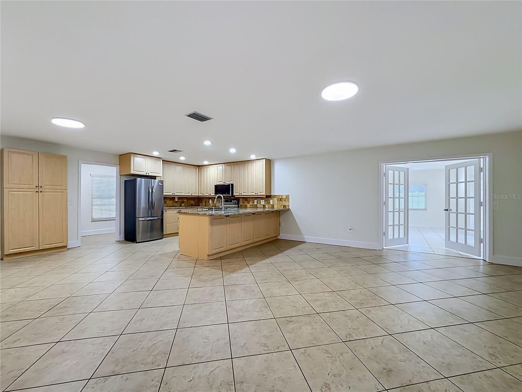 Image 14 of property listing at 2103 162ND STREET E, Bradenton, FL 34211
