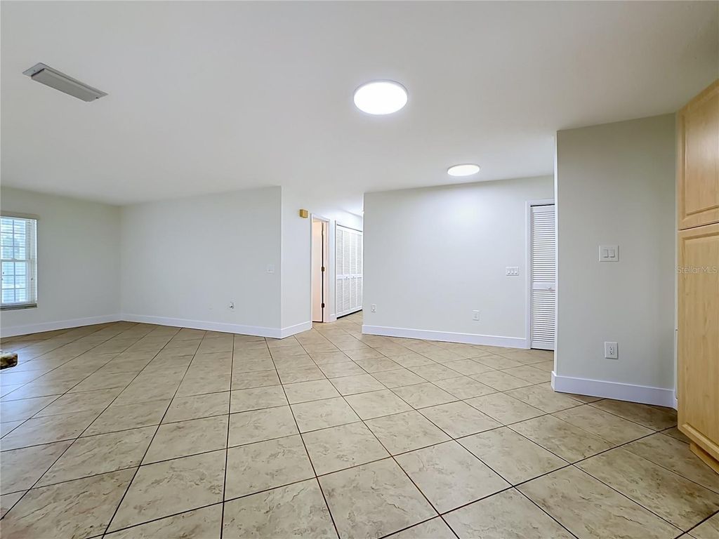 Image 4 of property listing at 2103 162ND STREET E, Bradenton, FL 34211