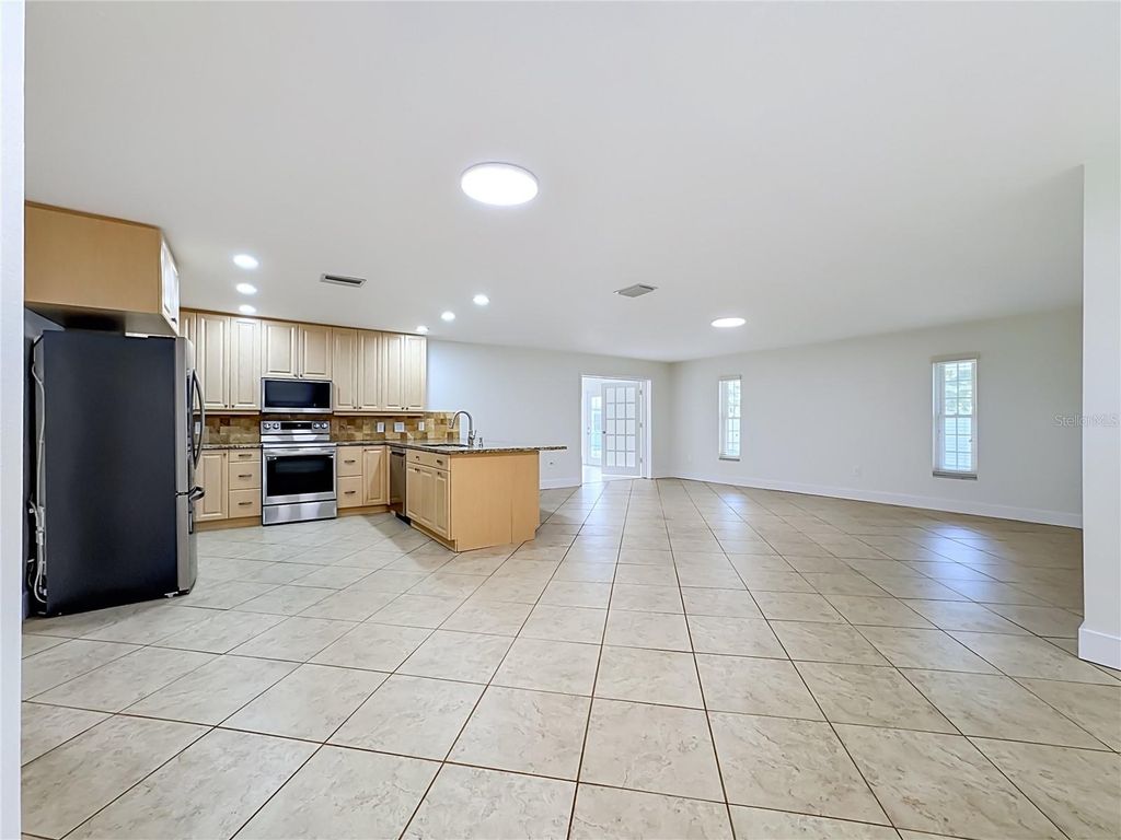 Image 5 of property listing at 2103 162ND STREET E, Bradenton, FL 34211