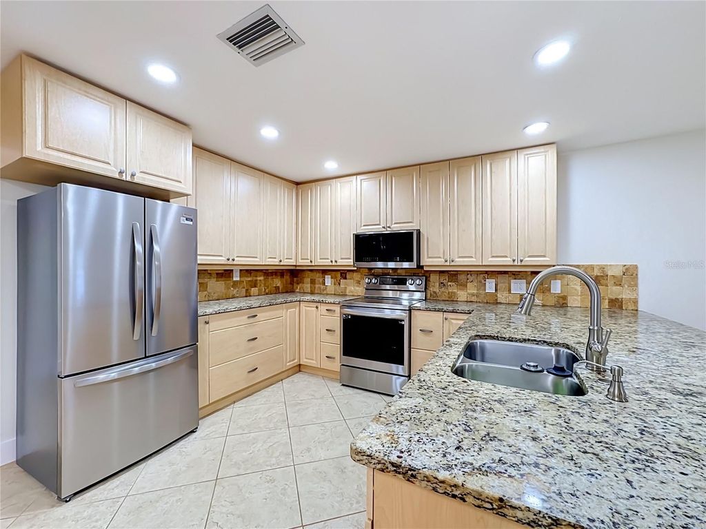 Image 10 of property listing at 2103 162ND STREET E, Bradenton, FL 34211