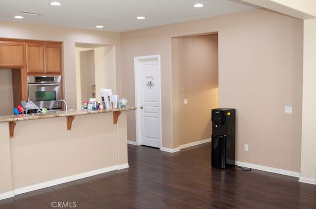 7810 Serenity Falls Rd, Eastvale, CA 92880