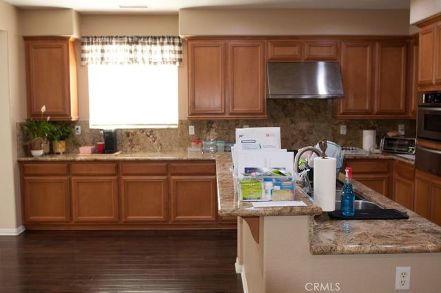 7810 Serenity Falls Rd, Eastvale, CA 92880