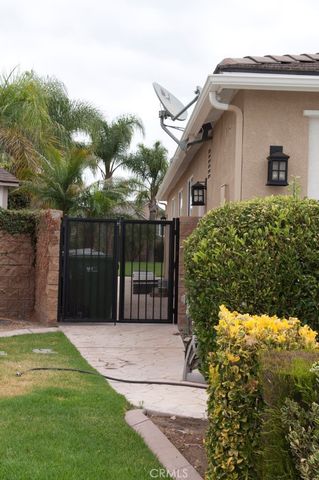 7810 Serenity Falls Rd, Eastvale, CA 92880