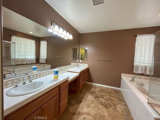 7810 Serenity Falls Rd, Eastvale, CA 92880