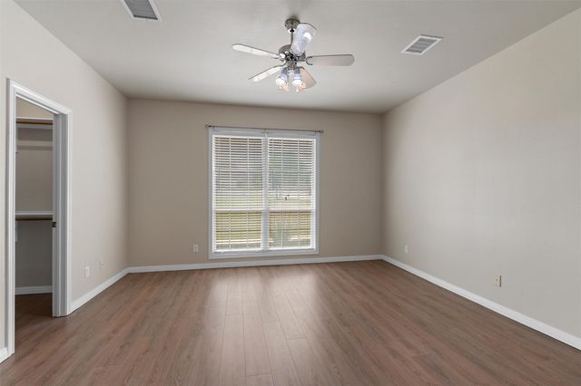 144 D B Wood RD, Georgetown, TX 78628