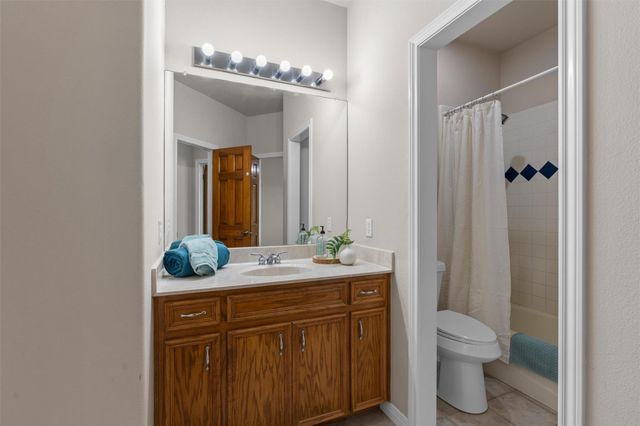 144 D B Wood RD, Georgetown, TX 78628