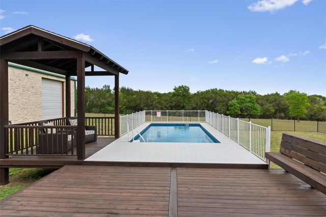 144 D B Wood RD, Georgetown, TX 78628