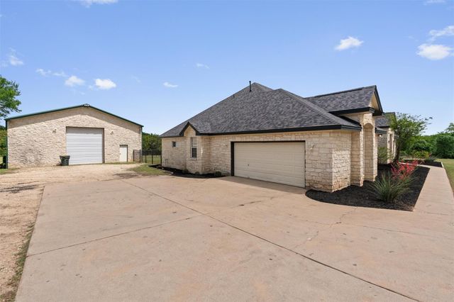 144 D B Wood RD, Georgetown, TX 78628