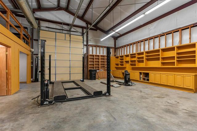 144 D B Wood RD, Georgetown, TX 78628