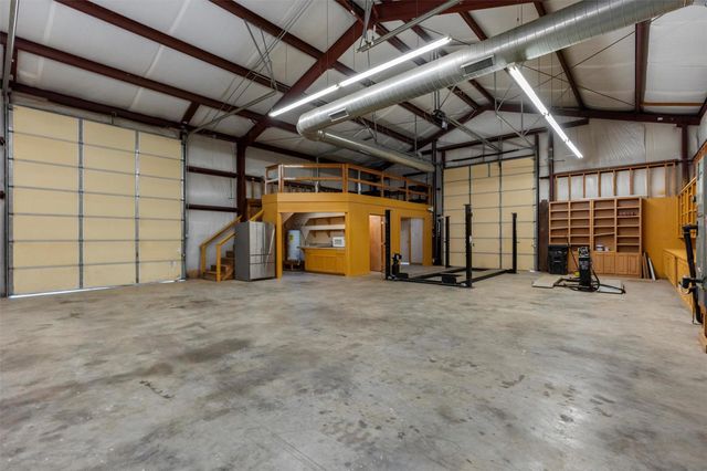 144 D B Wood RD, Georgetown, TX 78628