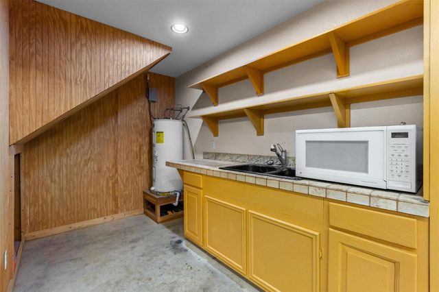 144 D B Wood RD, Georgetown, TX 78628