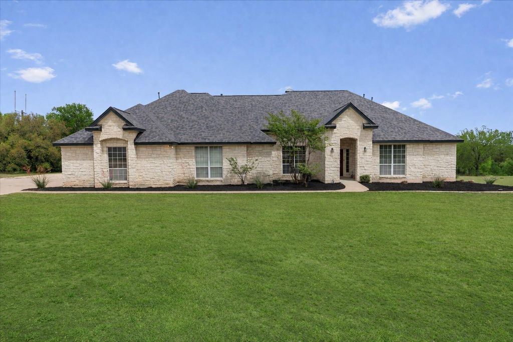 144 D B Wood RD, Georgetown, TX 78628