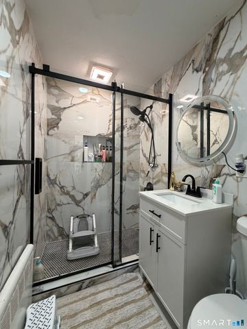 19 Maple Street, Plainville, CT 06062