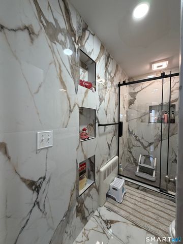 19 Maple Street, Plainville, CT 06062