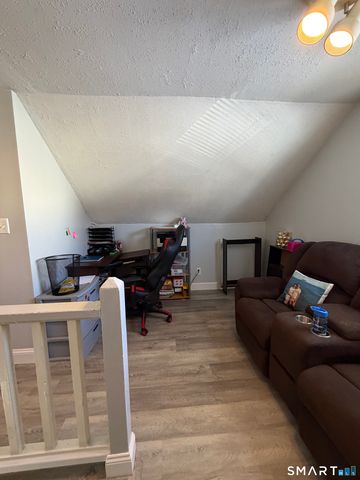 19 Maple Street, Plainville, CT 06062