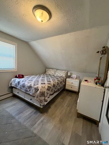 19 Maple Street, Plainville, CT 06062