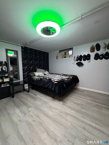 19 Maple Street, Plainville, CT 06062