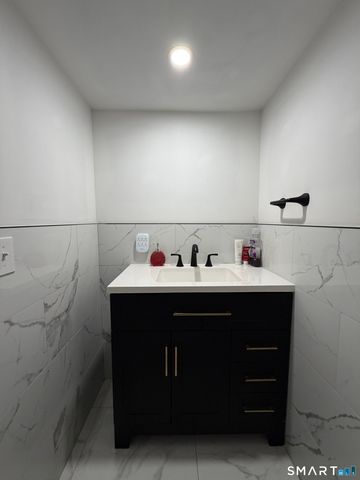 19 Maple Street, Plainville, CT 06062