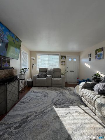 19 Maple Street, Plainville, CT 06062