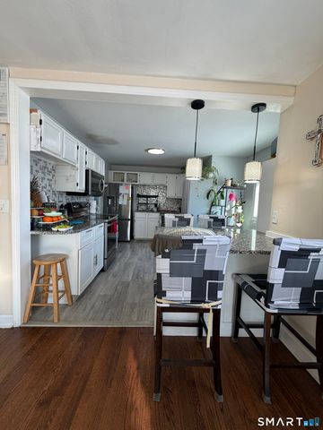 19 Maple Street, Plainville, CT 06062