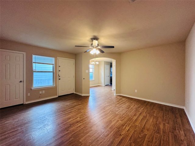 10749 Deauville Drive, Fort Worth, TX 76108