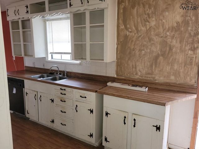 4000 LENORE DRIVE, Wichita Falls, TX 76306