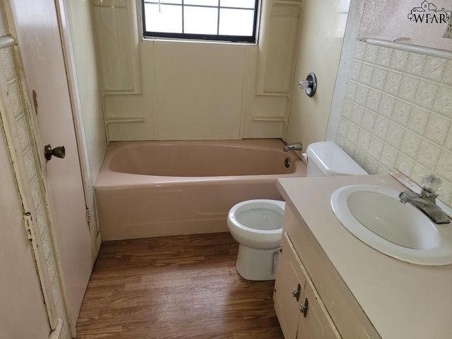 4000 LENORE DRIVE, Wichita Falls, TX 76306