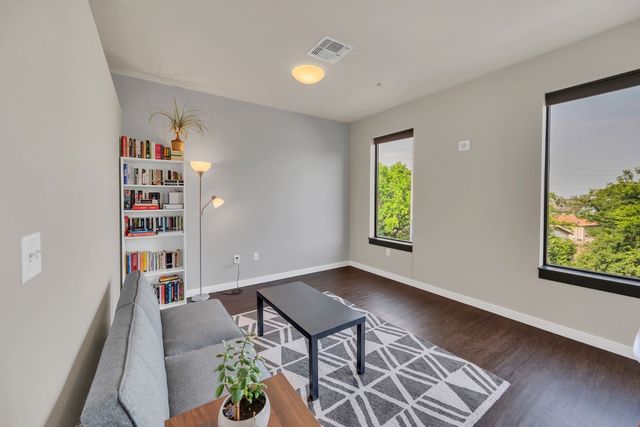 1900 12th Ave S Apt 311, Nashville, TN 37203