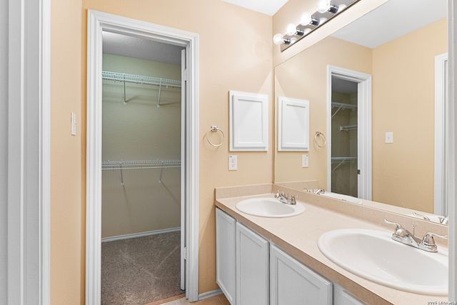 8635 Sunny Oaks, San Antonio, TX 78250