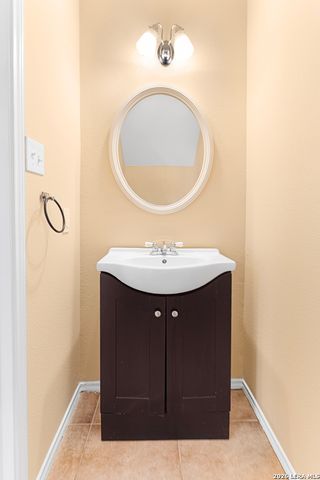 8635 Sunny Oaks, San Antonio, TX 78250