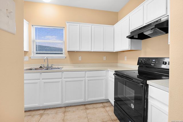 8635 Sunny Oaks, San Antonio, TX 78250