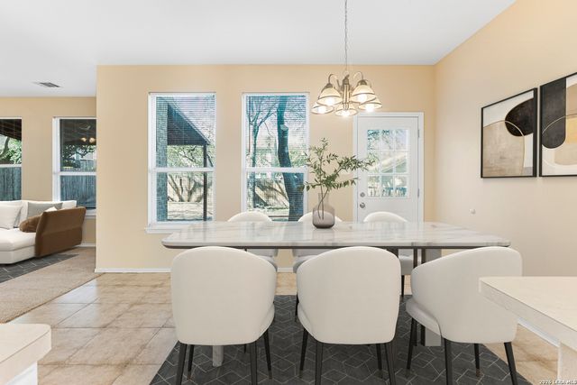 8635 Sunny Oaks, San Antonio, TX 78250