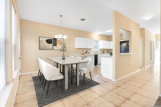 8635 Sunny Oaks, San Antonio, TX 78250