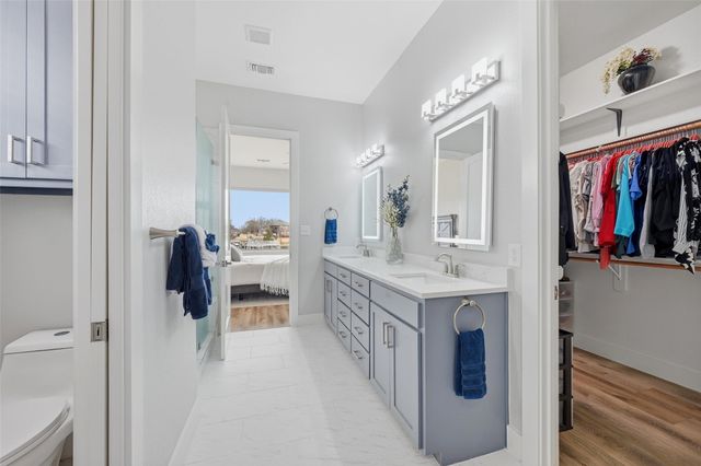 101 Manito Cove, Lake Kiowa, TX 76240