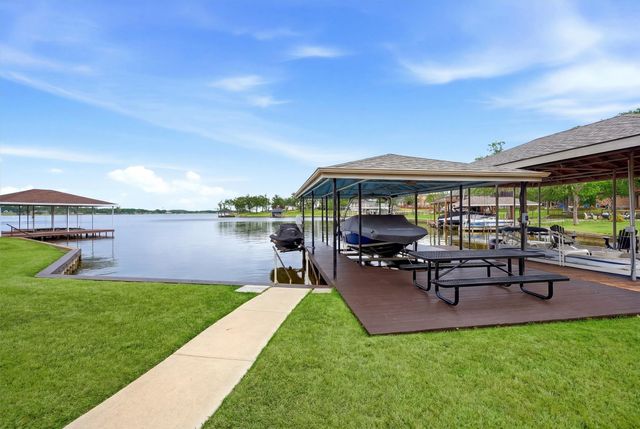 101 Manito Cove, Lake Kiowa, TX 76240