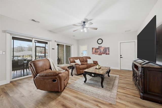 101 Manito Cove, Lake Kiowa, TX 76240