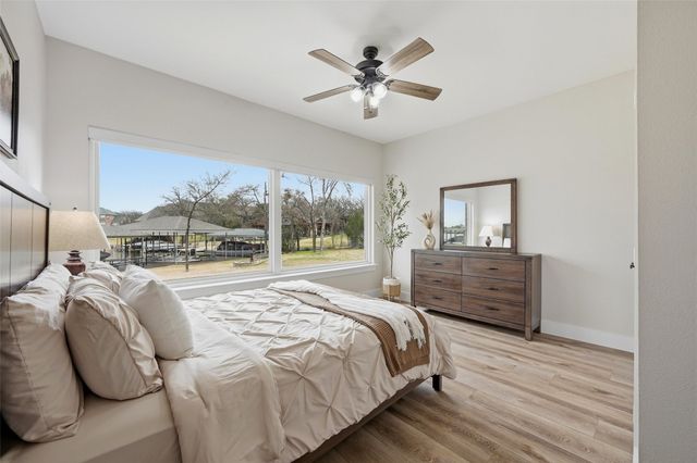 101 Manito Cove, Lake Kiowa, TX 76240