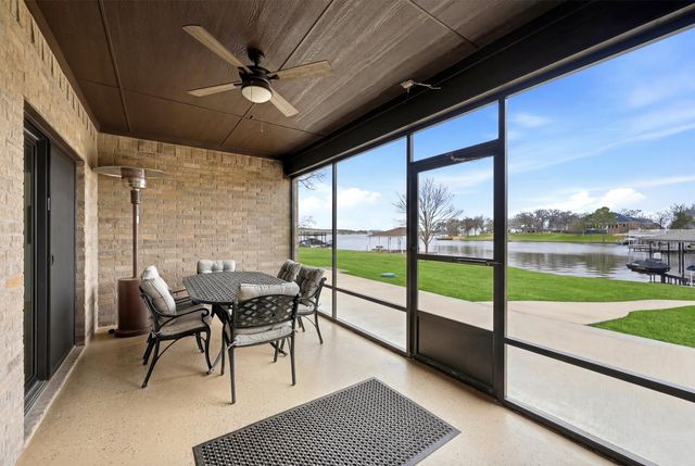 101 Manito Cove, Lake Kiowa, TX 76240