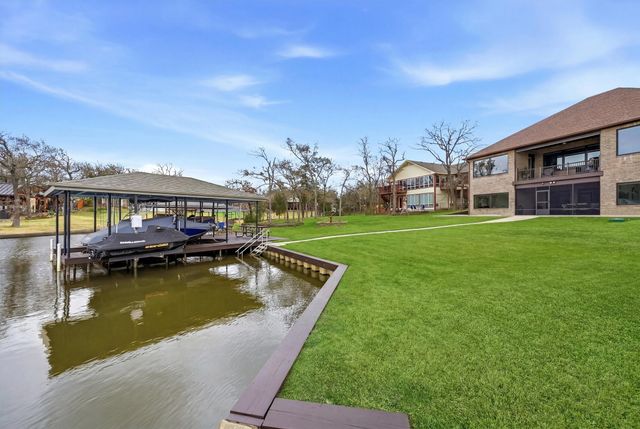 101 Manito Cove, Lake Kiowa, TX 76240