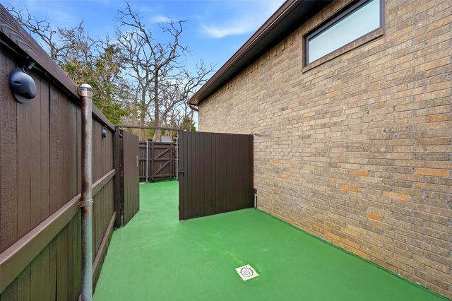 101 Manito Cove, Lake Kiowa, TX 76240